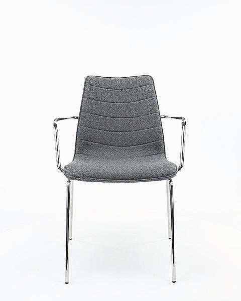 Workliving Verona eetkamerstoel/vergaderstoel - met armleuningen - wolvilt Fenice 152 zachtroze - zwart frame