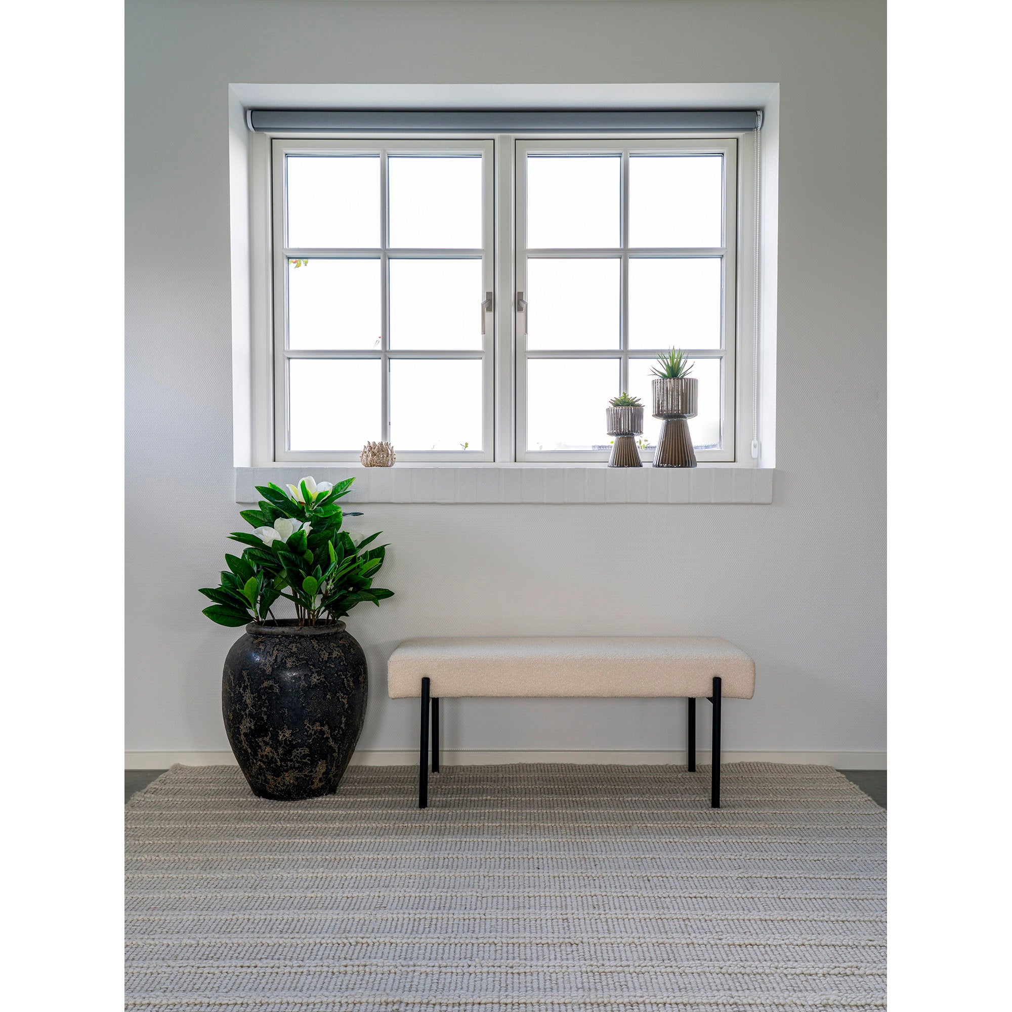 Swindon Bank - bank, bouclé, wit, zwarte poten 100x36x42,5 cm, HN1232