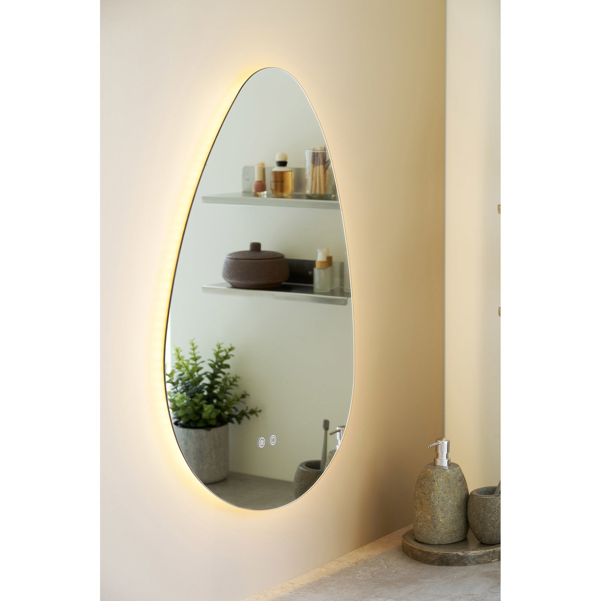 Kiama-spiegel - met LED, anti-condens en 3 lichtstanden, organische vorm, 58×80 cm