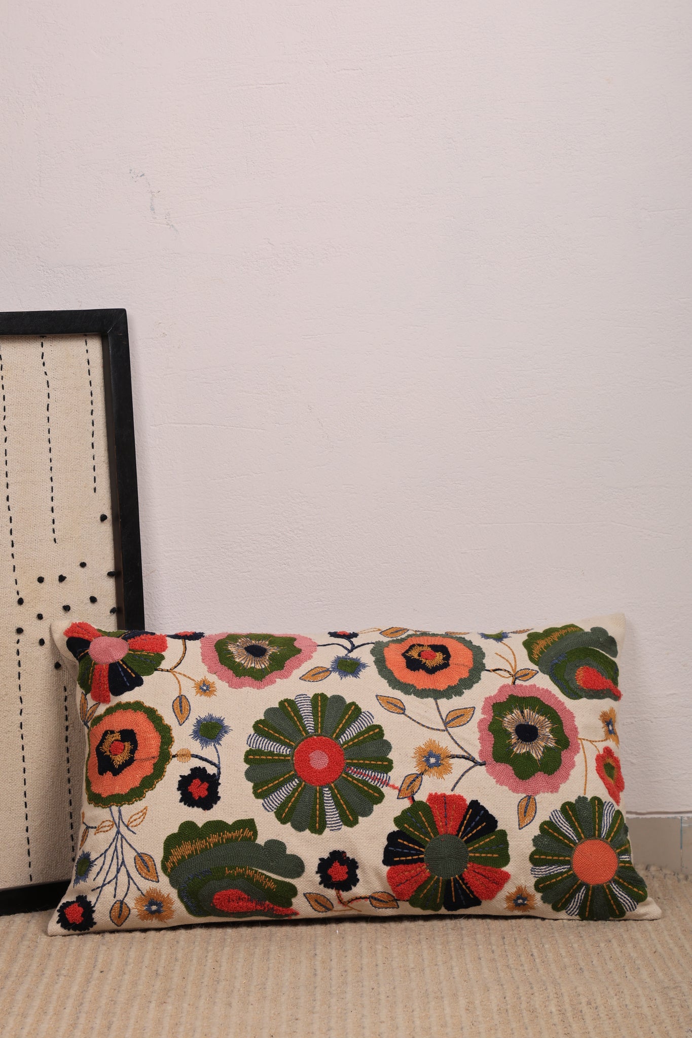 Katoenen sierkussen met bloemenborduursel en vulling 35 × 60 cm
