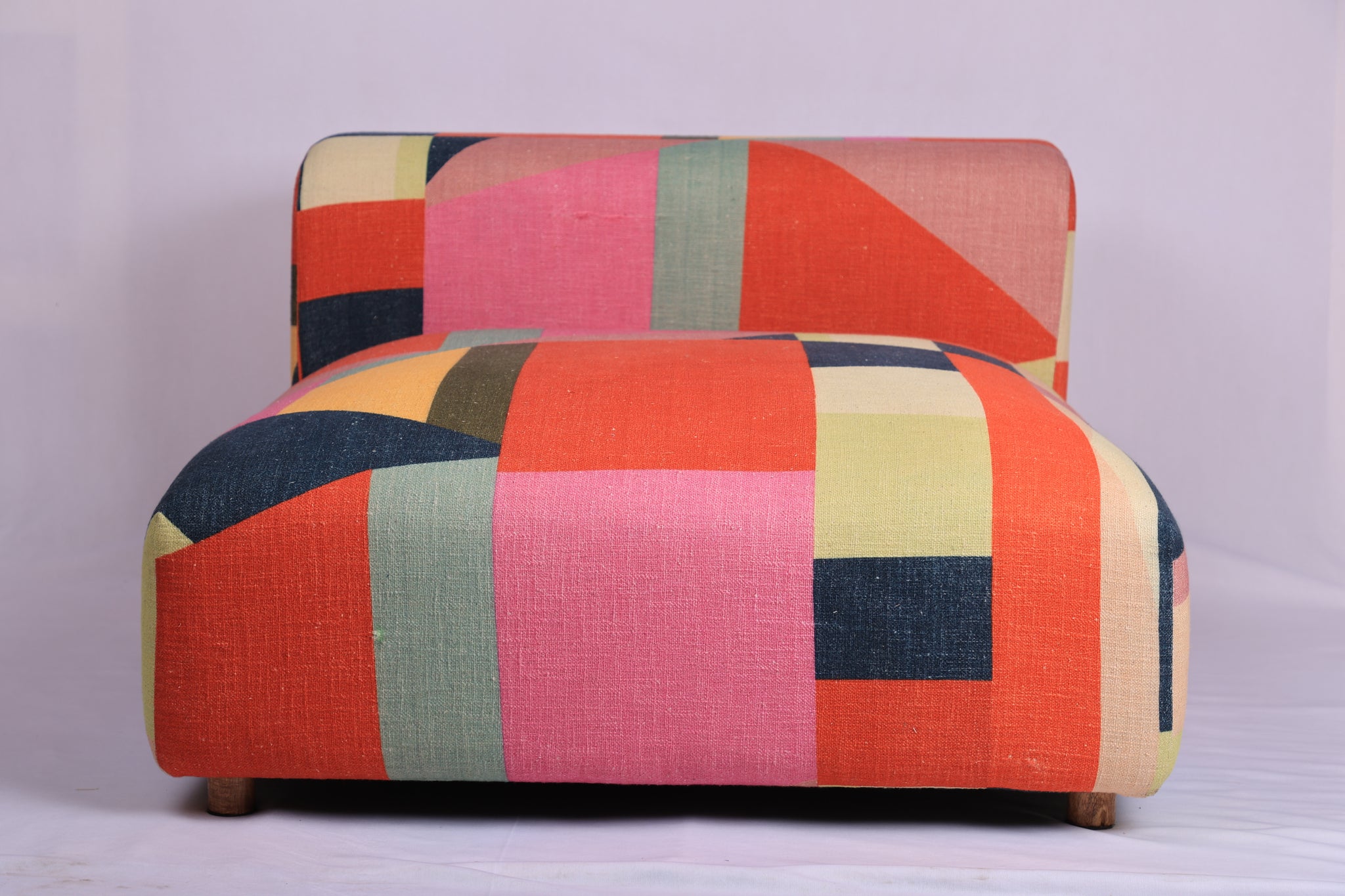 Katoenen vloerdagbed met geometrisch patroon en rugleuning - meerkleurig