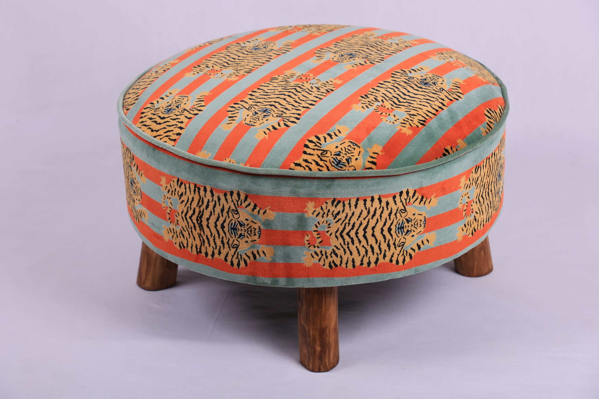 Ronde katoenen poef met houten poten - tijgerprint - 60 cm