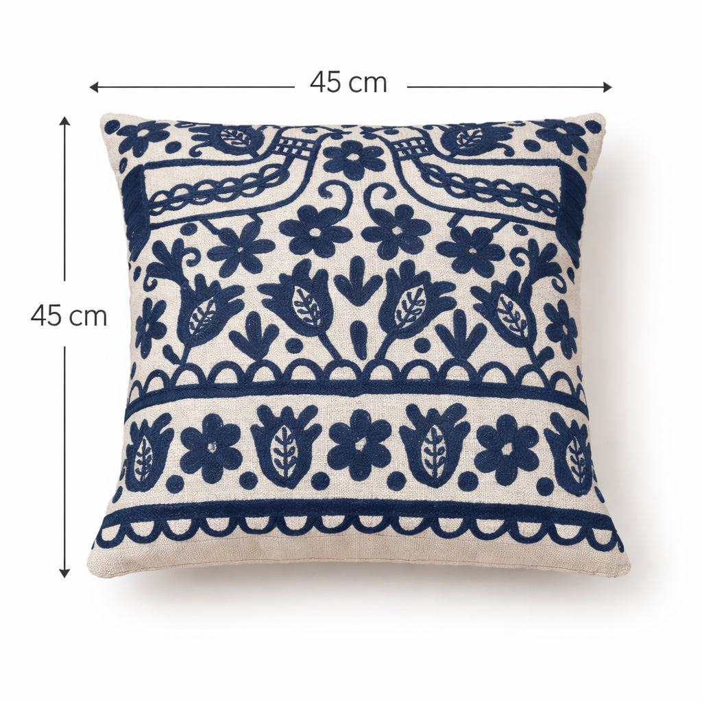 Blauw geborduurd katoenen kussen met vulling 45x45 cm