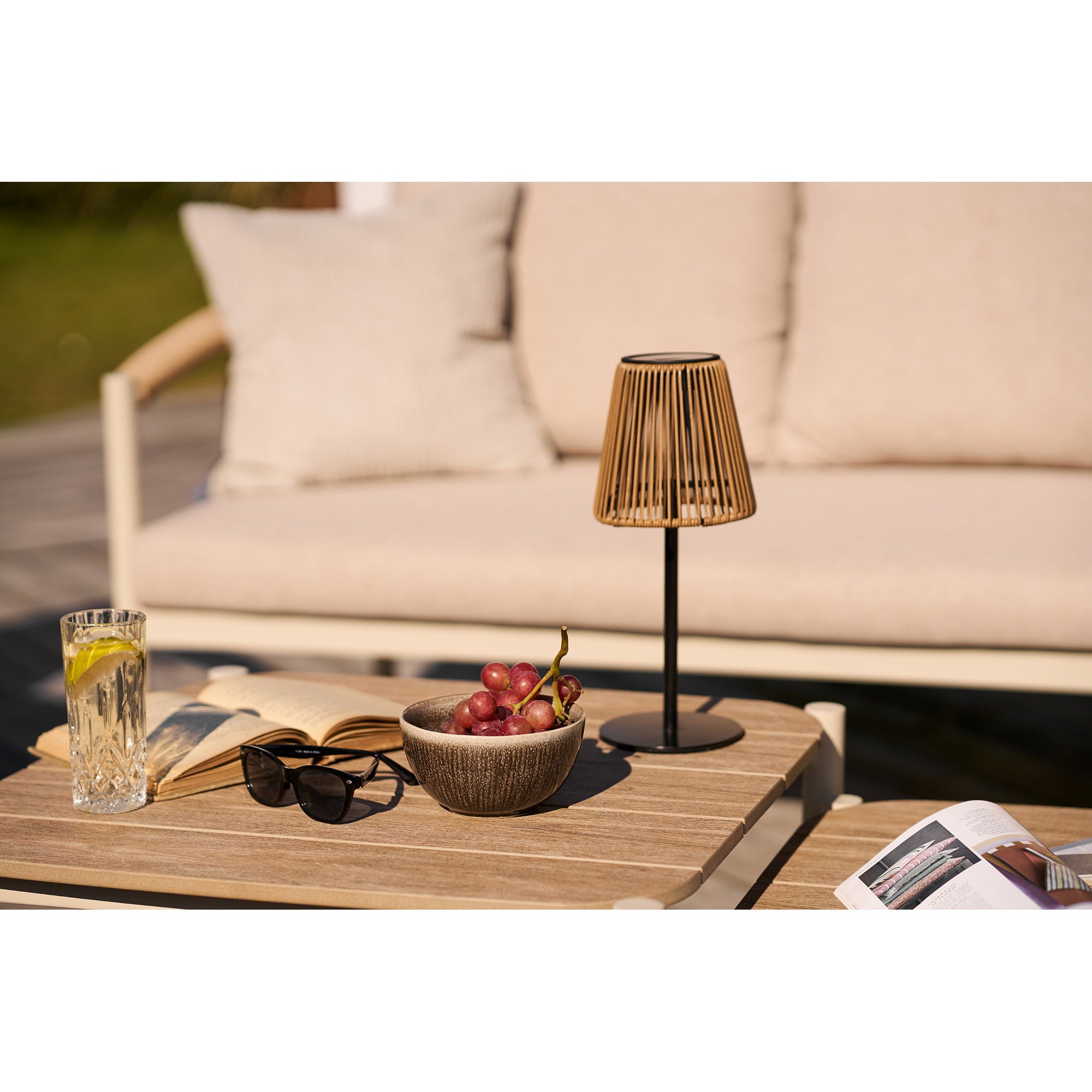 Salford Lamp - Oplaadbare lamp met geïntegreerd zonnepaneel, bruin/zwart