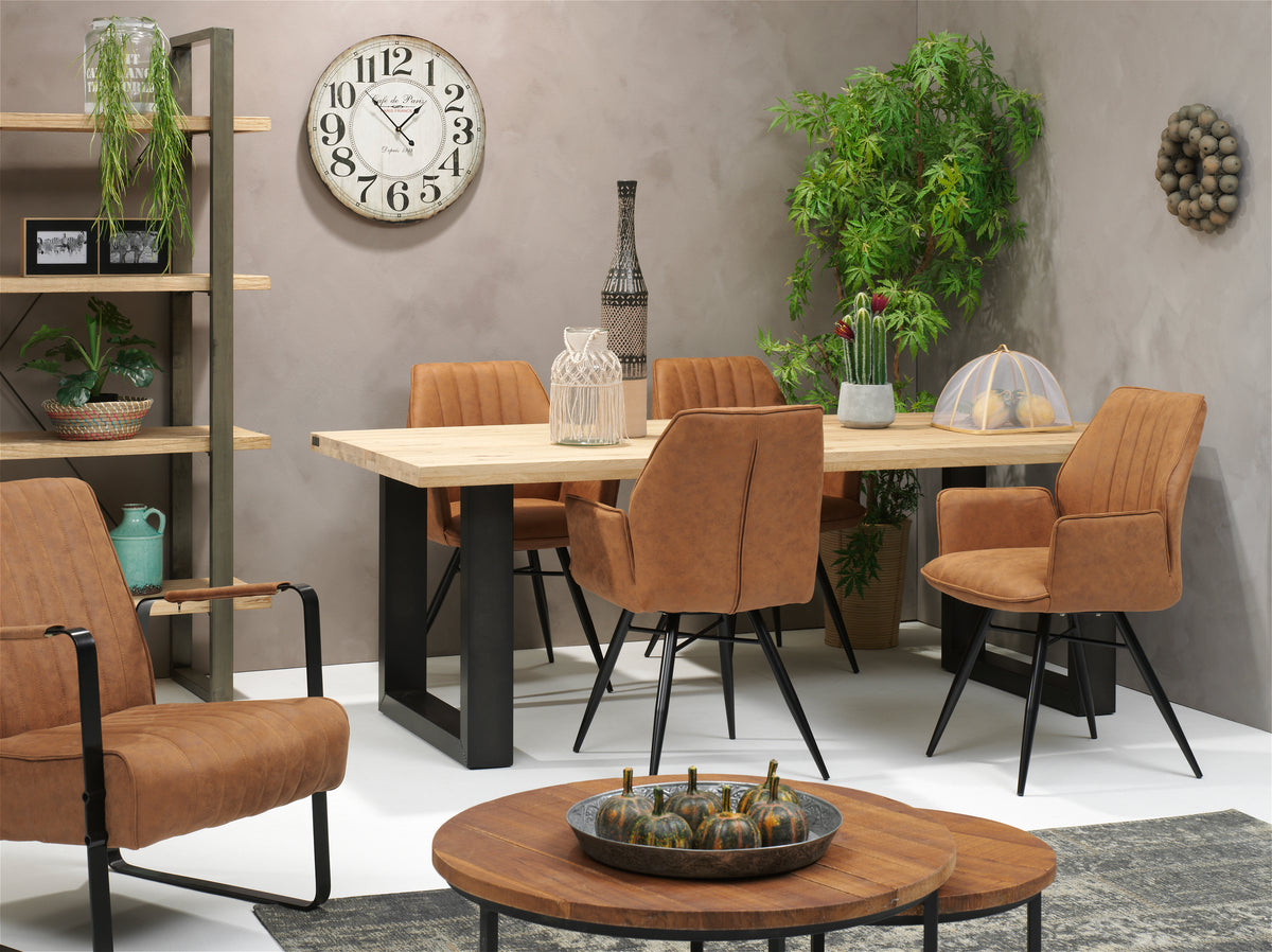 Eetkamerstoel Armstoel Clark zwart stof Soft Cognac