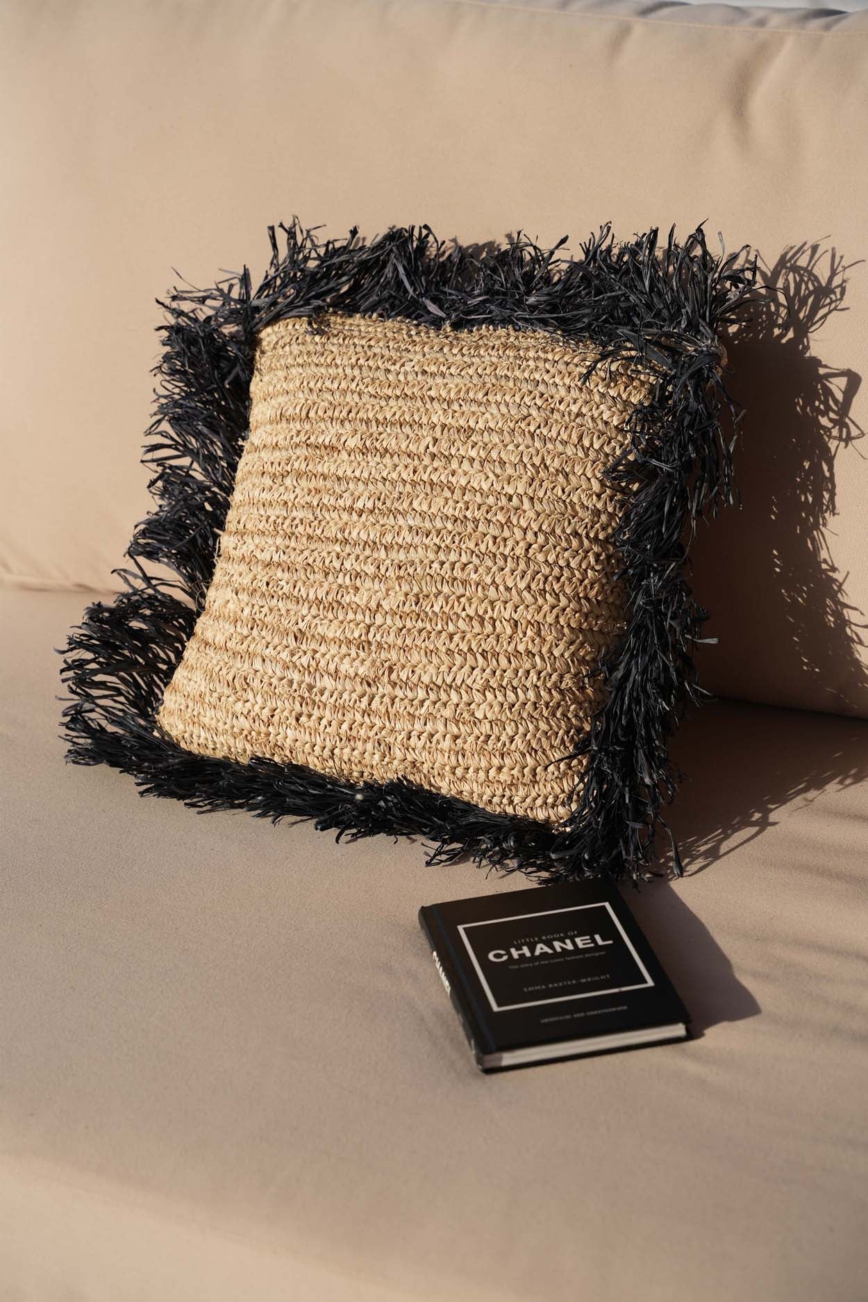 De Raffia vierkante kussenhoes - naturel/zwart - 40x40