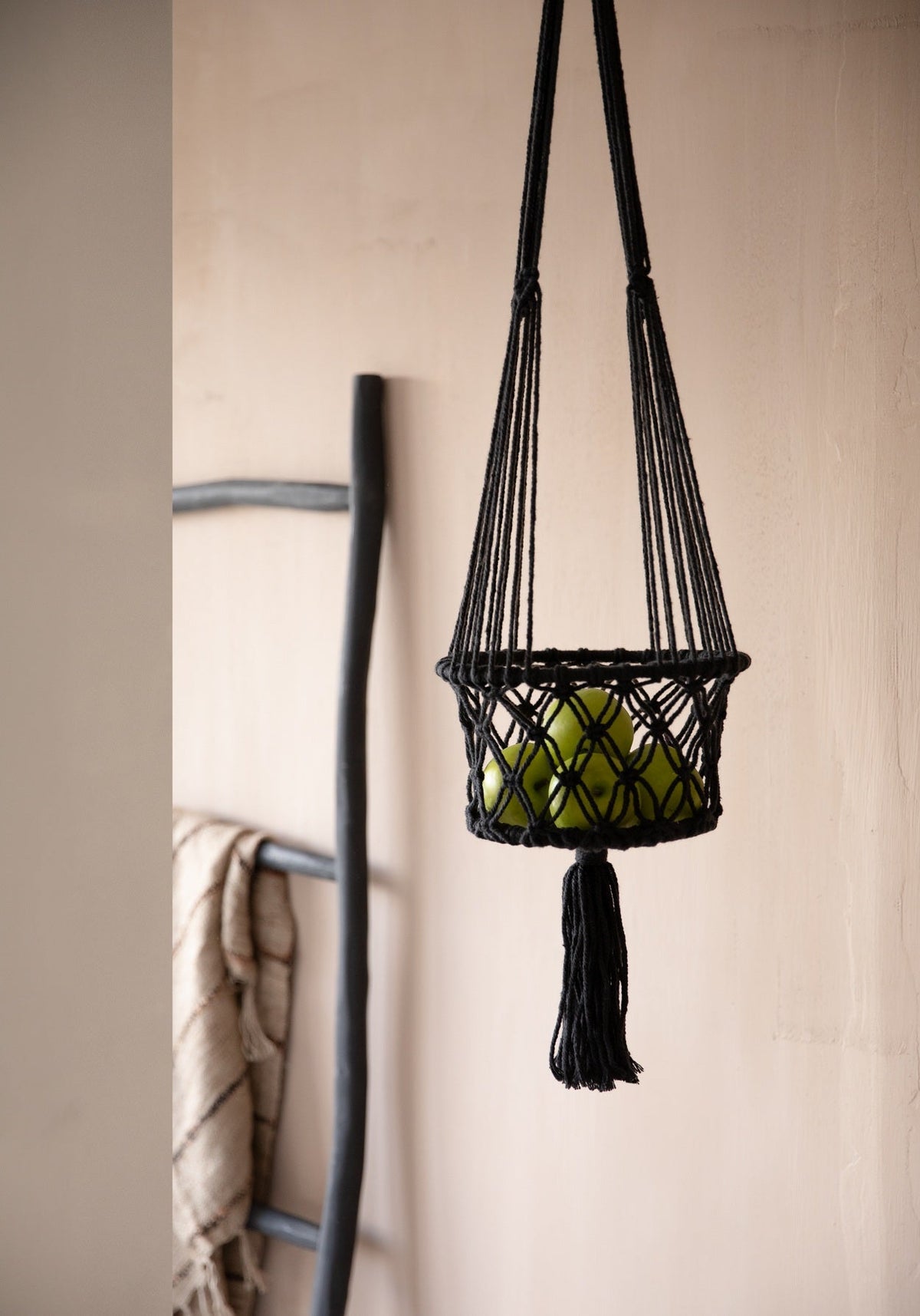De macramé plantenhouder - Zwart - L