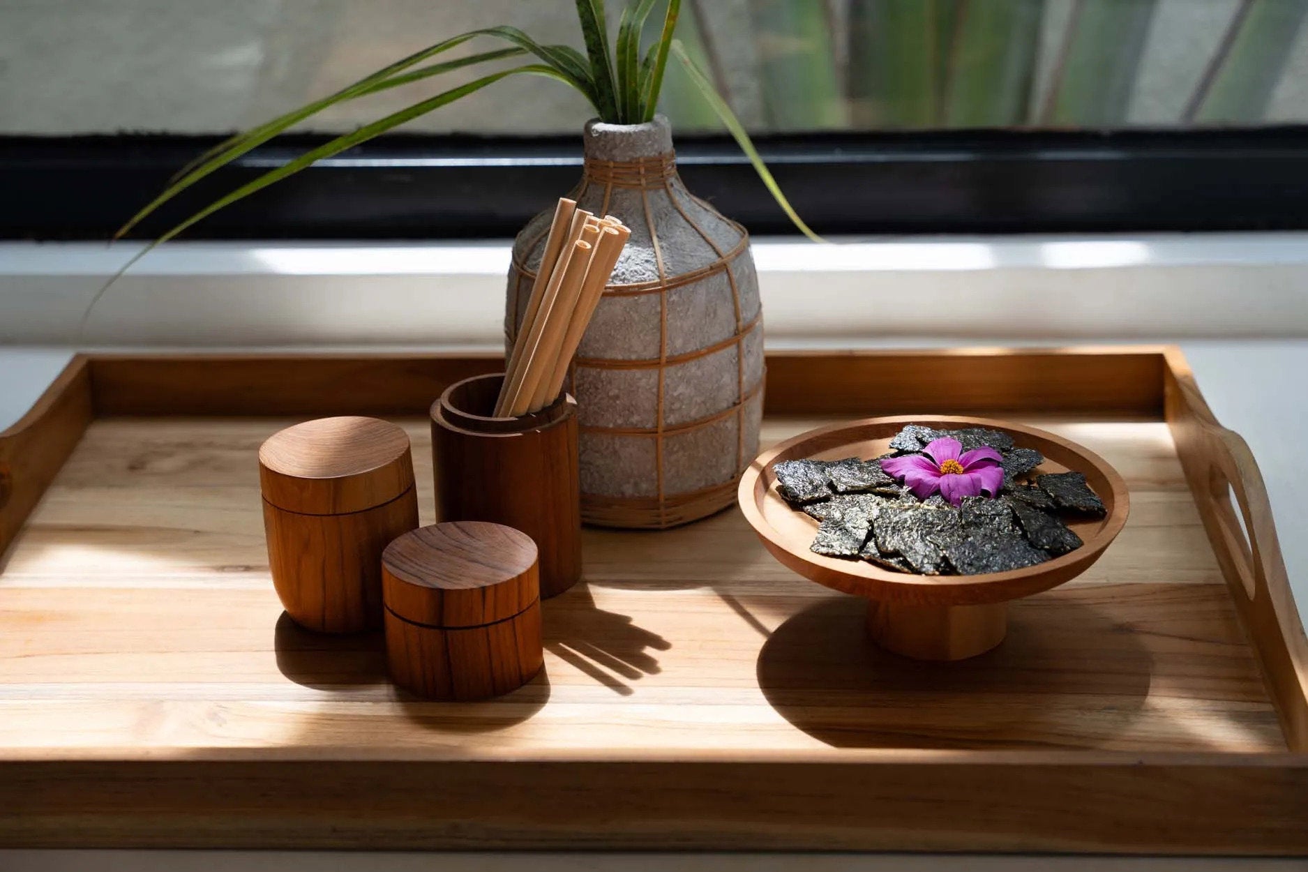 De lage teakwortelpot - M