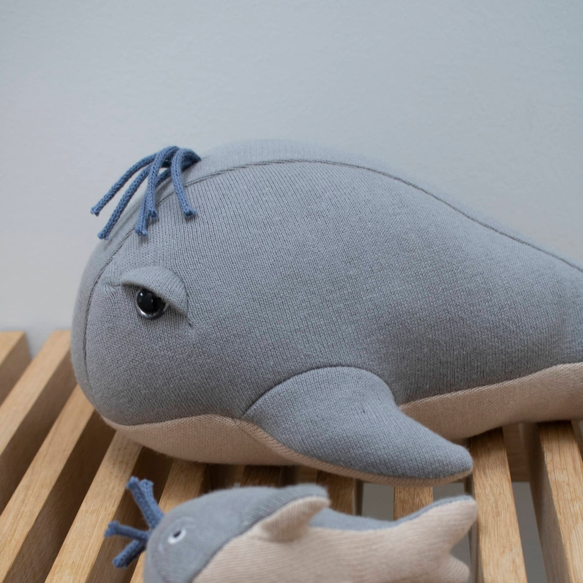 Knuffel 30 cm - Willie de walvis grijs