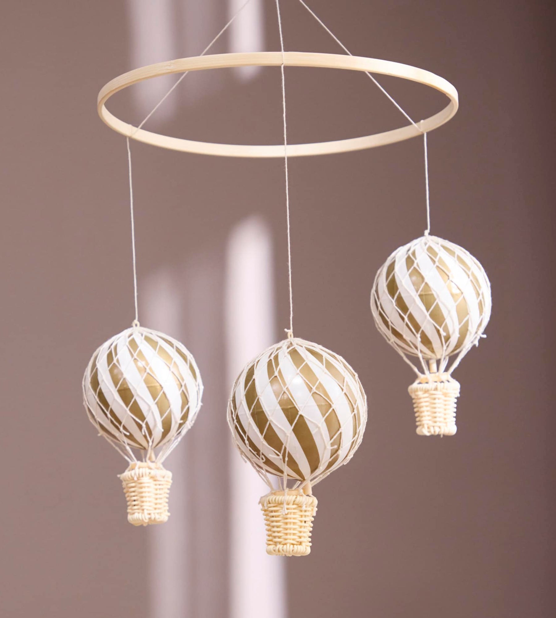 Luchtballonmobiel - Goud