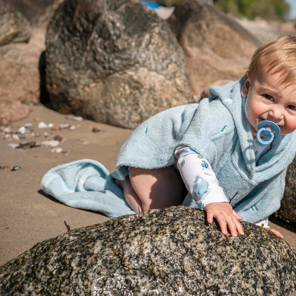 Geborduurde poncho GOTS – Walvisverhalen van Christian