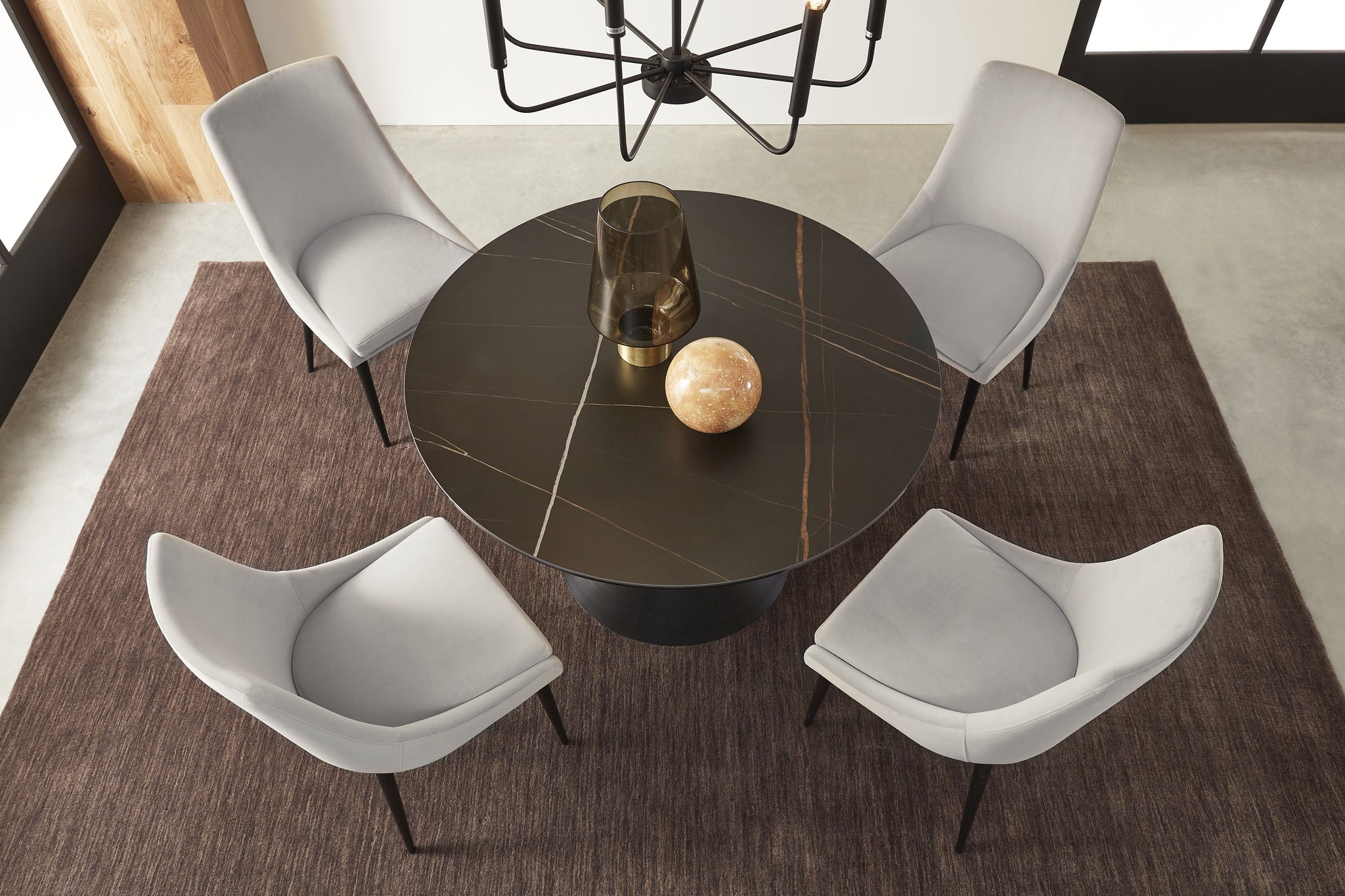 Winston ronde eettafel met steenblad en metalen onderstel, zwart