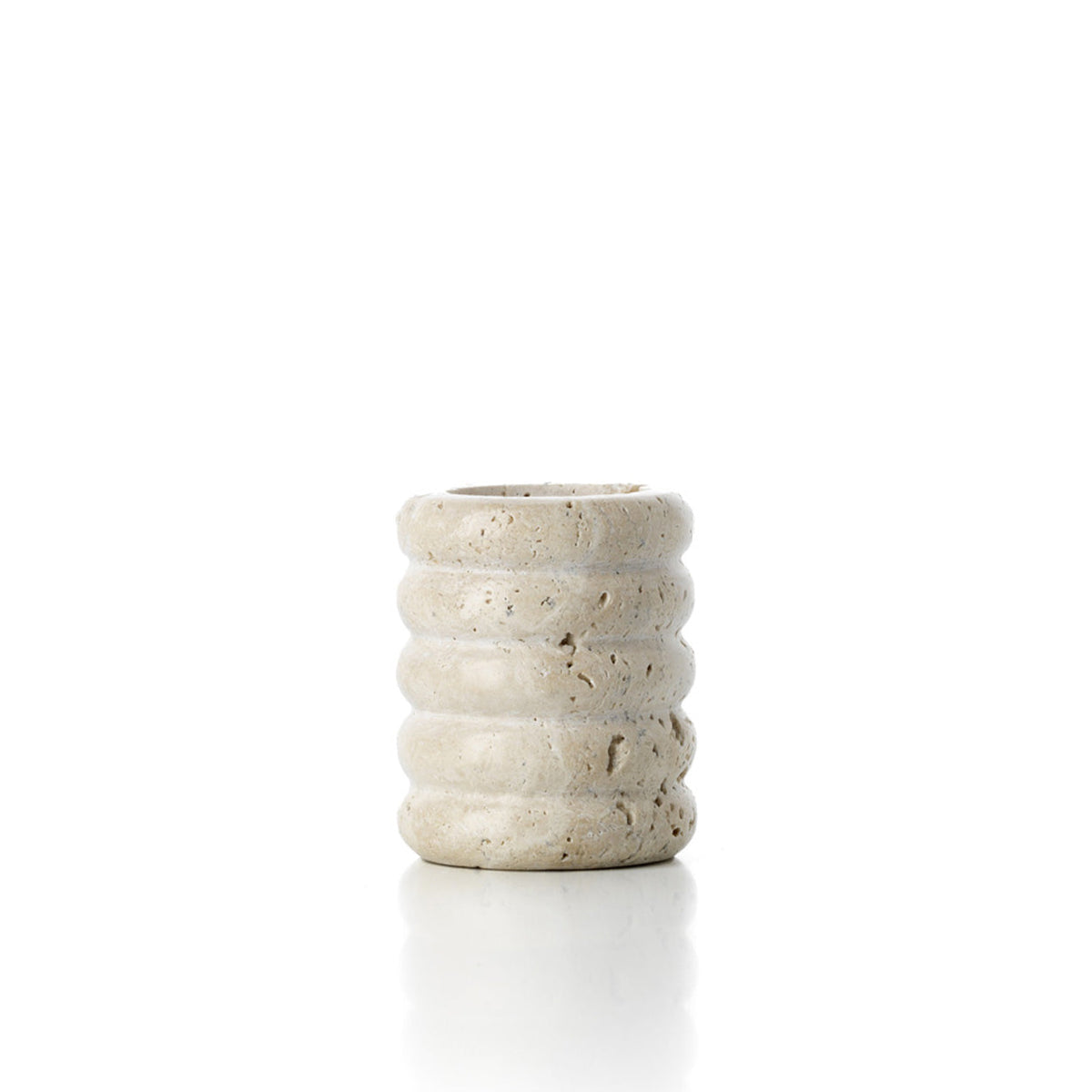 De travertin Ripple theelichthouder - beige - S