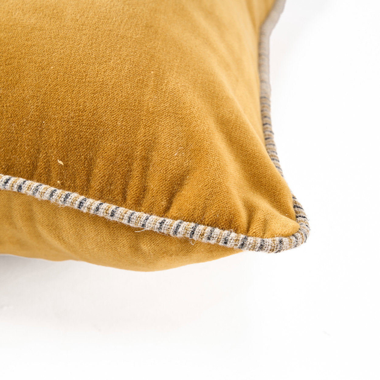 De Velvet Crush kussenhoes - mosterd - 50x50