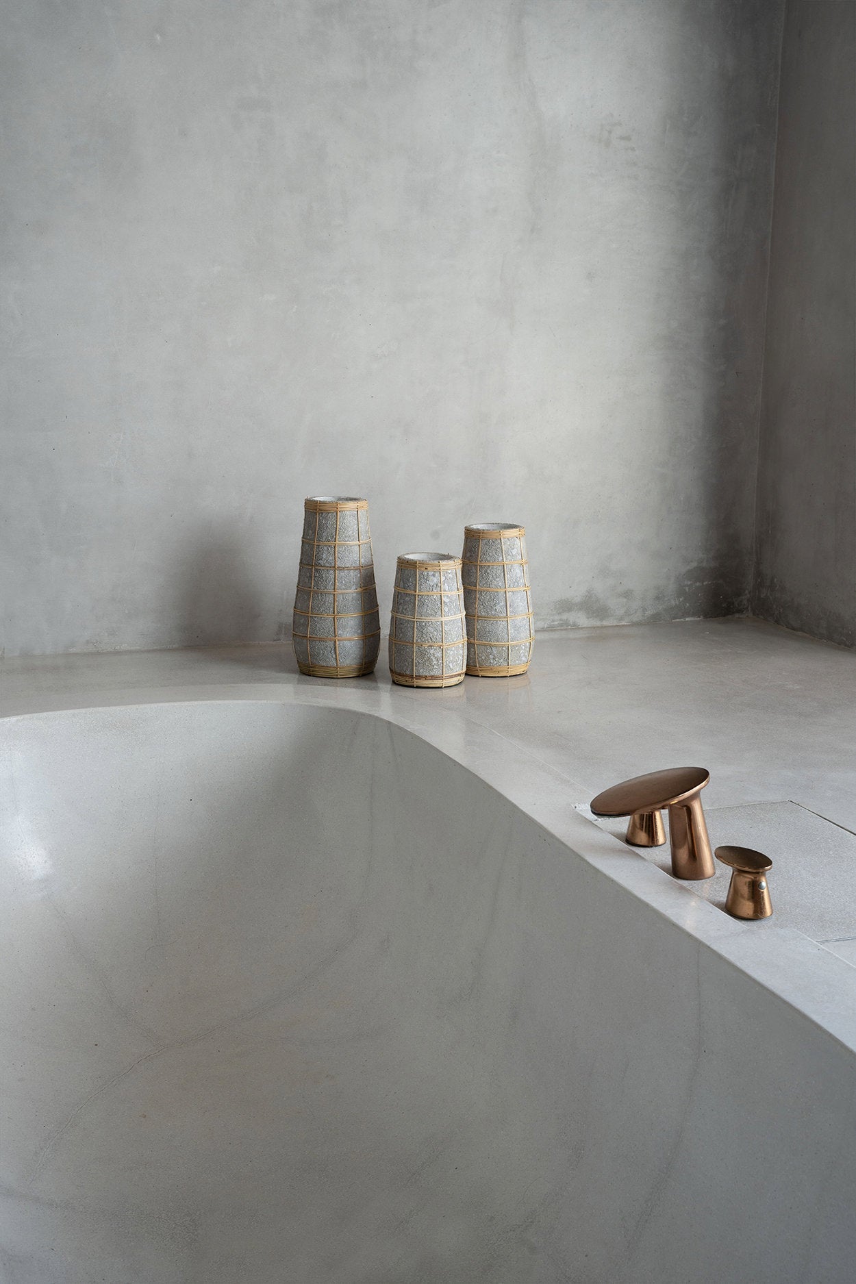 De Cutie-vaas - beton naturel - L