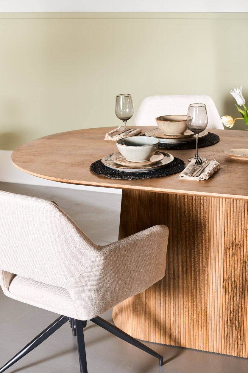 Mokka eettafel lichtbruin 180 cm