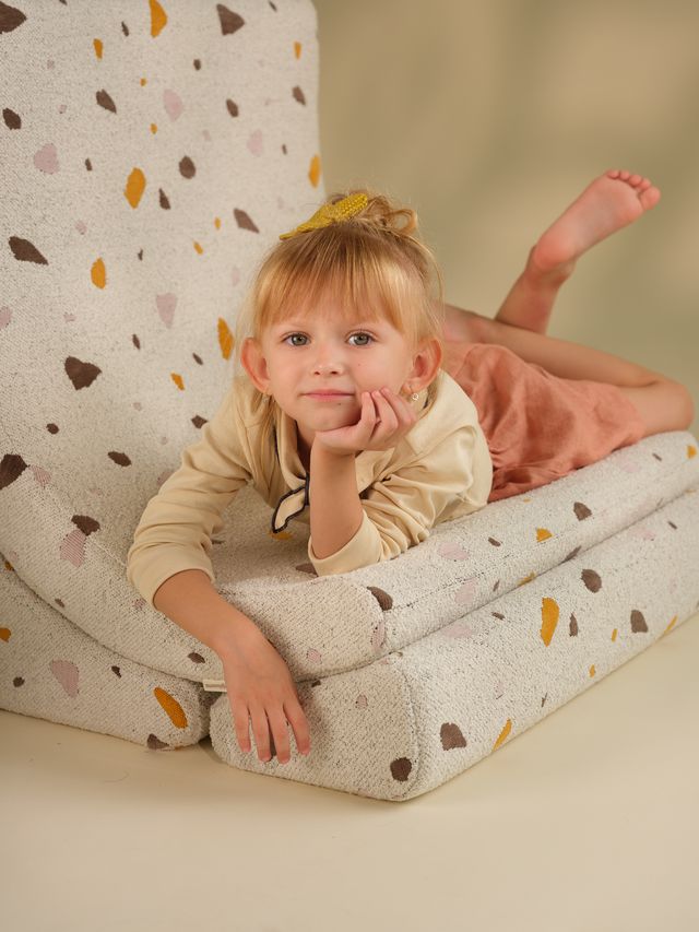 Wigiwama Terrazzo Moon Chair - Meerkleurig