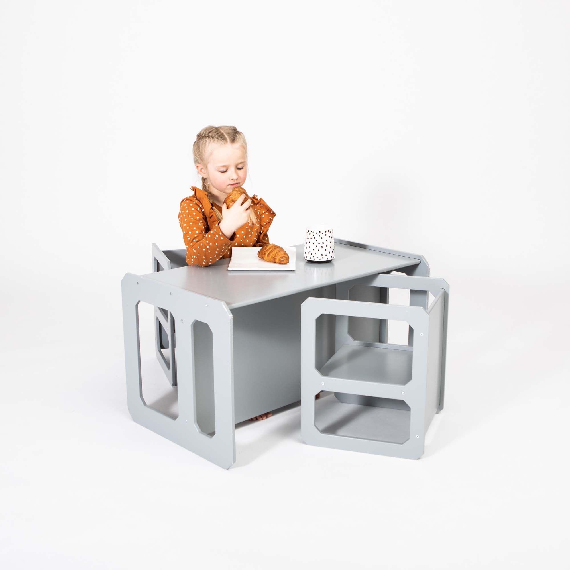 Montessori speeltafel, kindertafel, grijs, met 2 stoelen