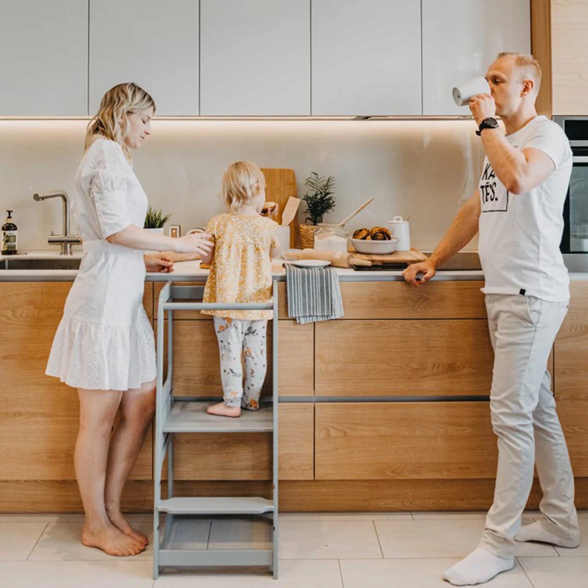 Keukentoren voor kinderen met 3 hoogtestanden - grijs hout