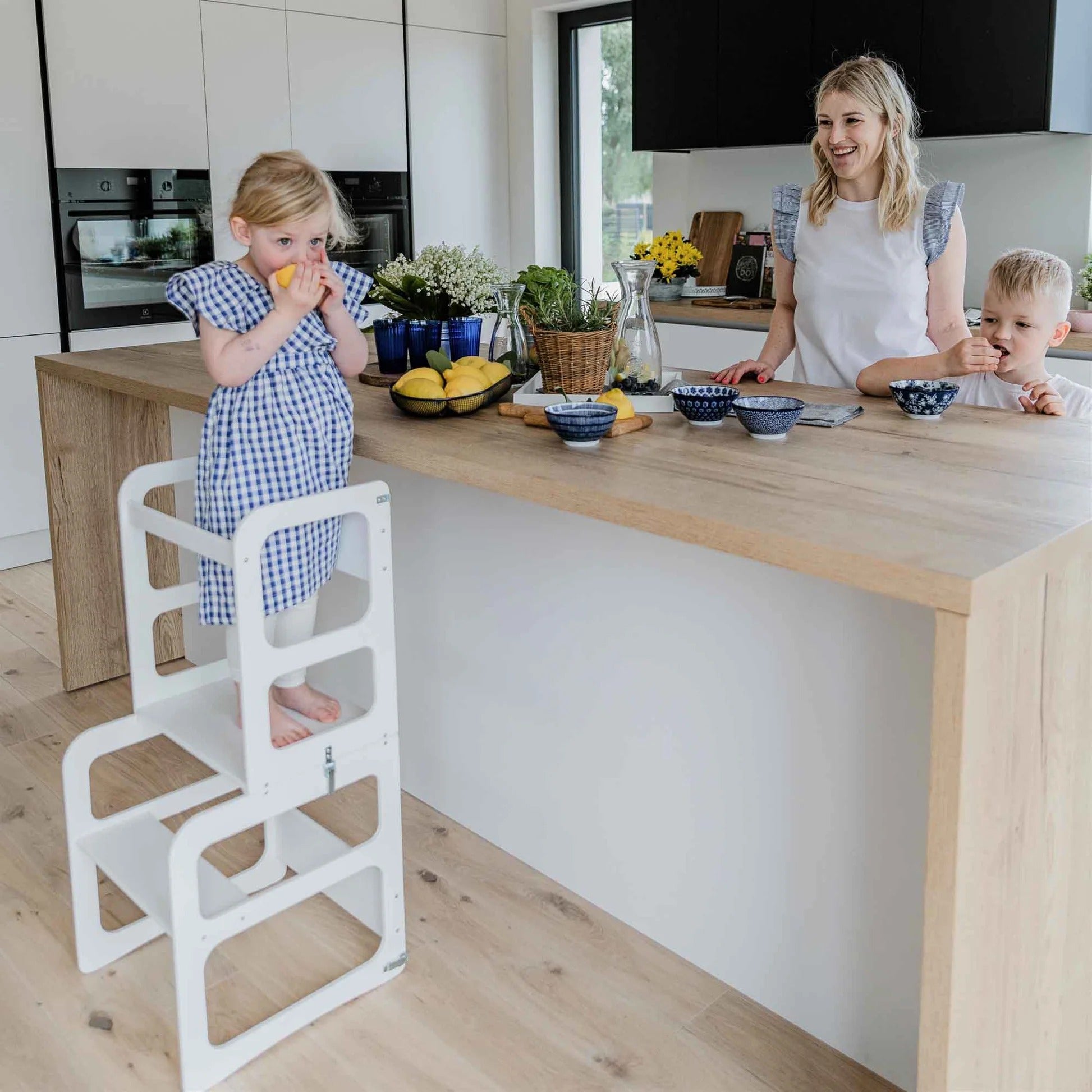 2-in-1 transformeerbare keukentoren - tafel- en stoelset - wit hout