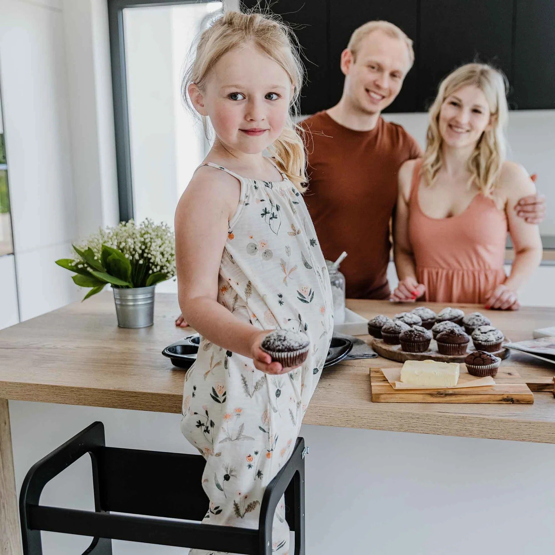 2-in-1 transformeerbare keukentoren - tafel- en stoelset - zwart hout